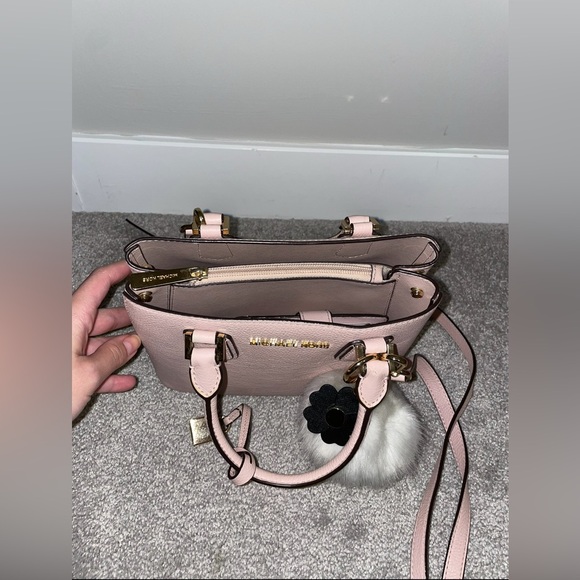 Pink Michael Kors Leather Matching set plus MK key chain - Picture 6 of 8